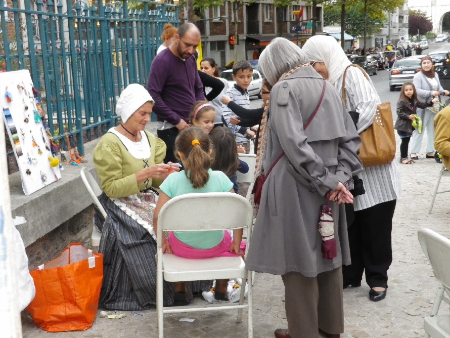 Confection de poupes en laine